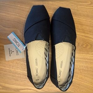 New Black Toms